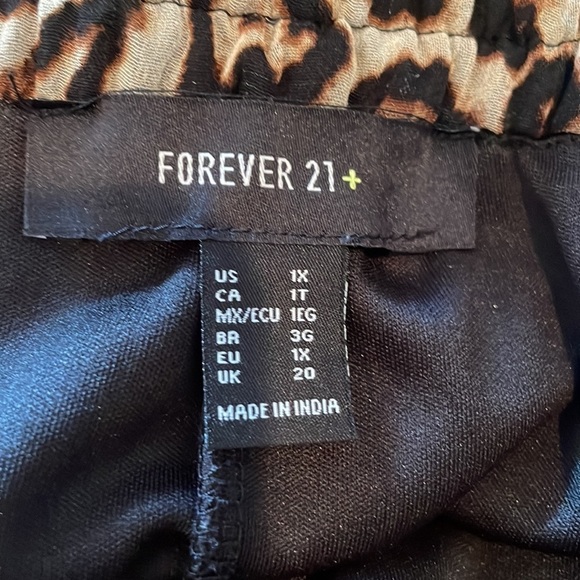 Forever 21+ Animal Print Pants SZ 1X Sheer Lined Wide Leg Pants Elastic Waist - Picture 10 of 10